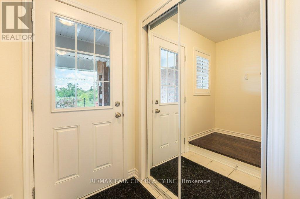 #20 455 GUELPH AVENUE - 5