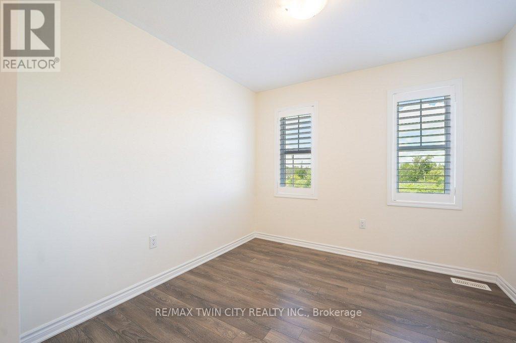 #20 455 GUELPH AVENUE - 19