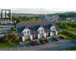 20 Du Bourg Avenue, photo 3