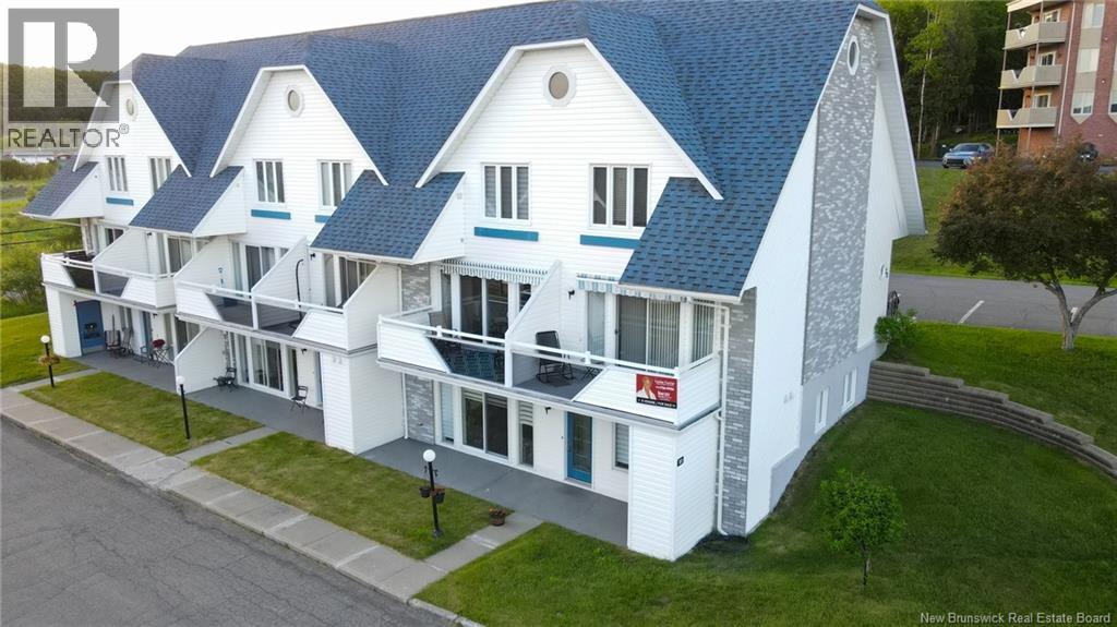 20 Du Bourg Avenue - 11