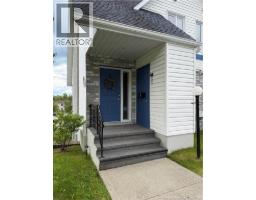 20 Du Bourg Avenue, photo 2