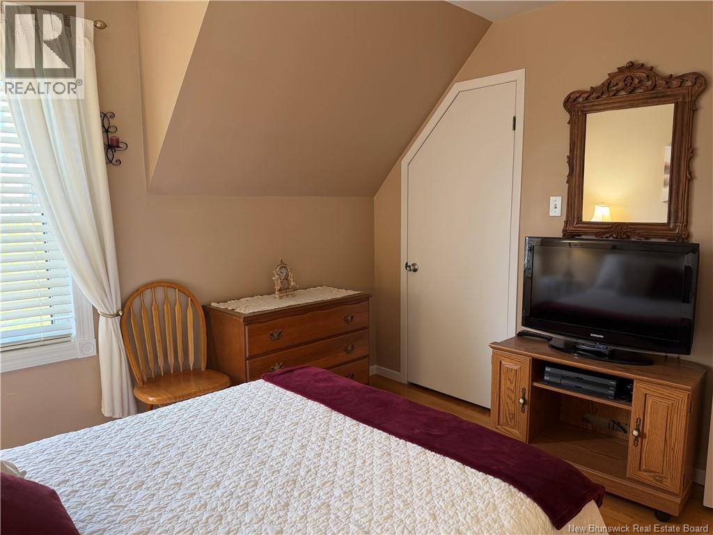 20 Du Bourg Avenue - 23