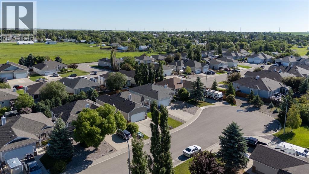 26 Skyline Crescent — photo 46