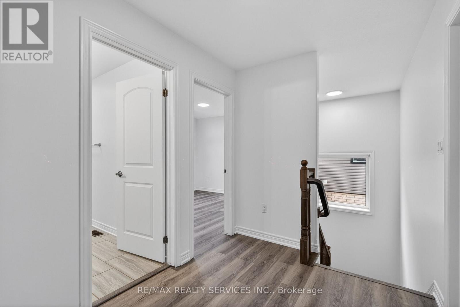 4 BERGENSTEIN CRESCENT - 20