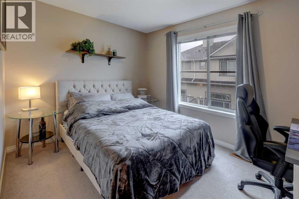 158 Everhollow Heights SW - 24