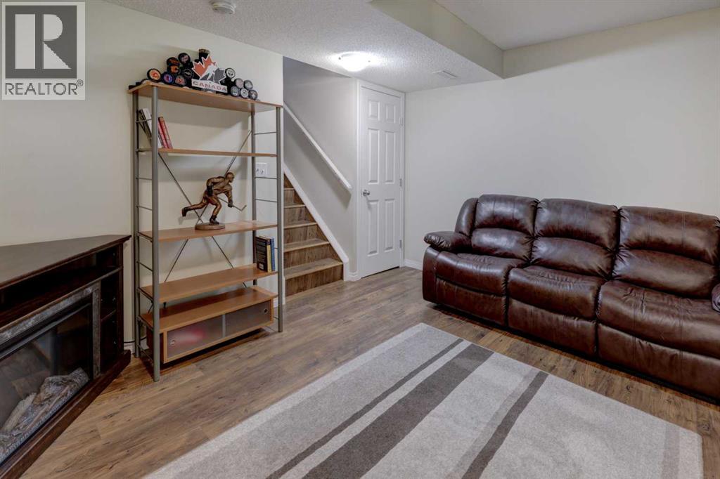 158 Everhollow Heights SW - 28