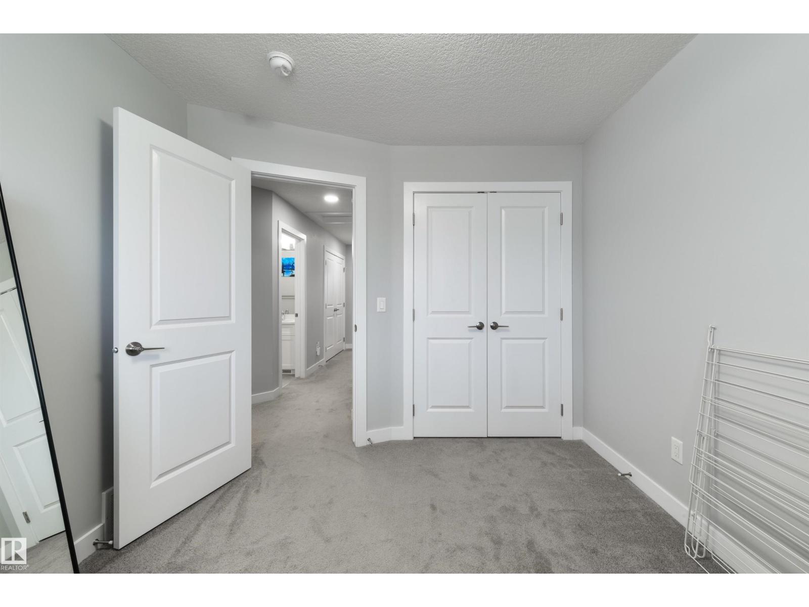 8 HALLADAY BV — photo 21