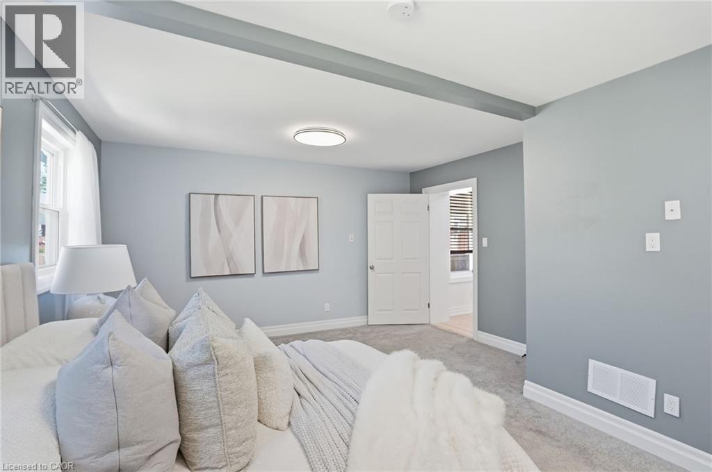 3-bedroom home for sale at 118 VICTORIA Street, Brantford ON · photo 15 of 30