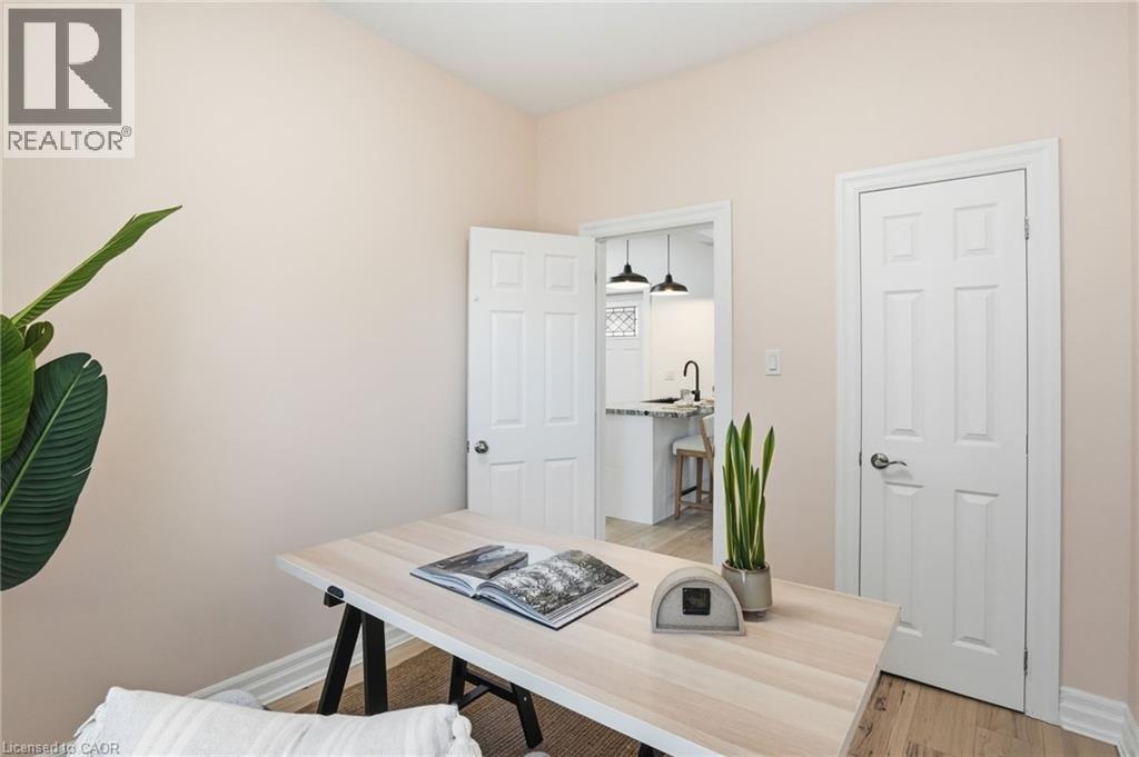 3-bedroom home for sale at 118 VICTORIA Street, Brantford ON · photo 25 of 30