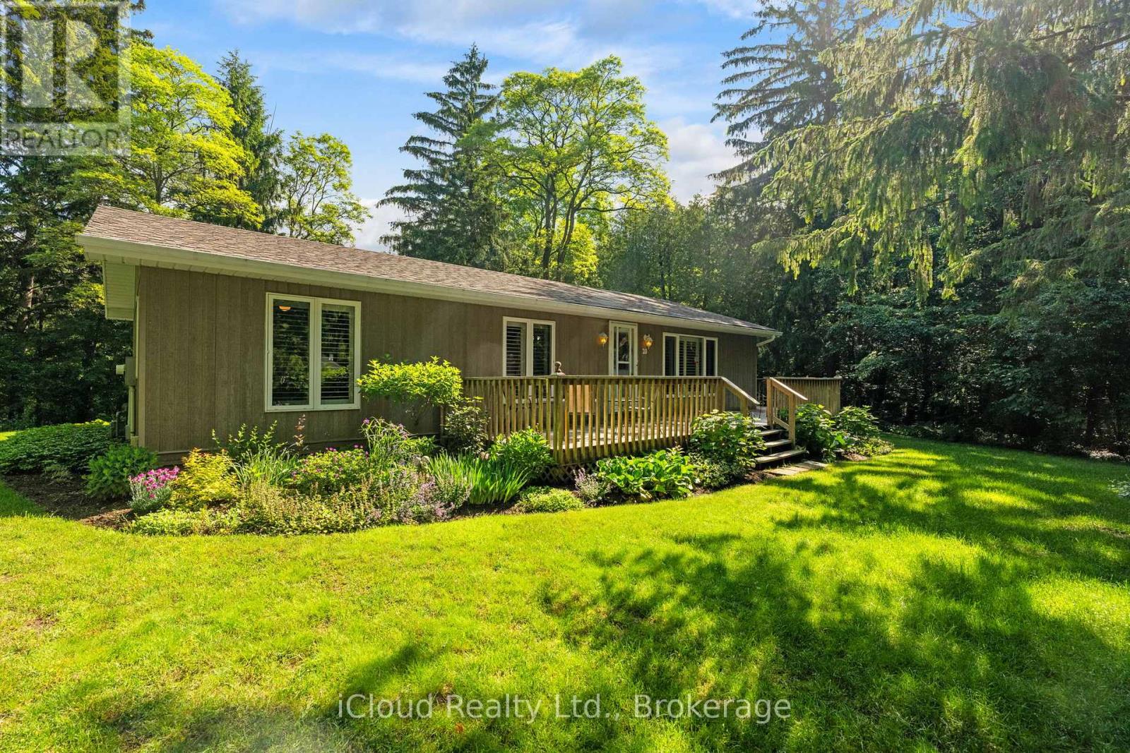 20 MACTAVESH CRESCENT - 2