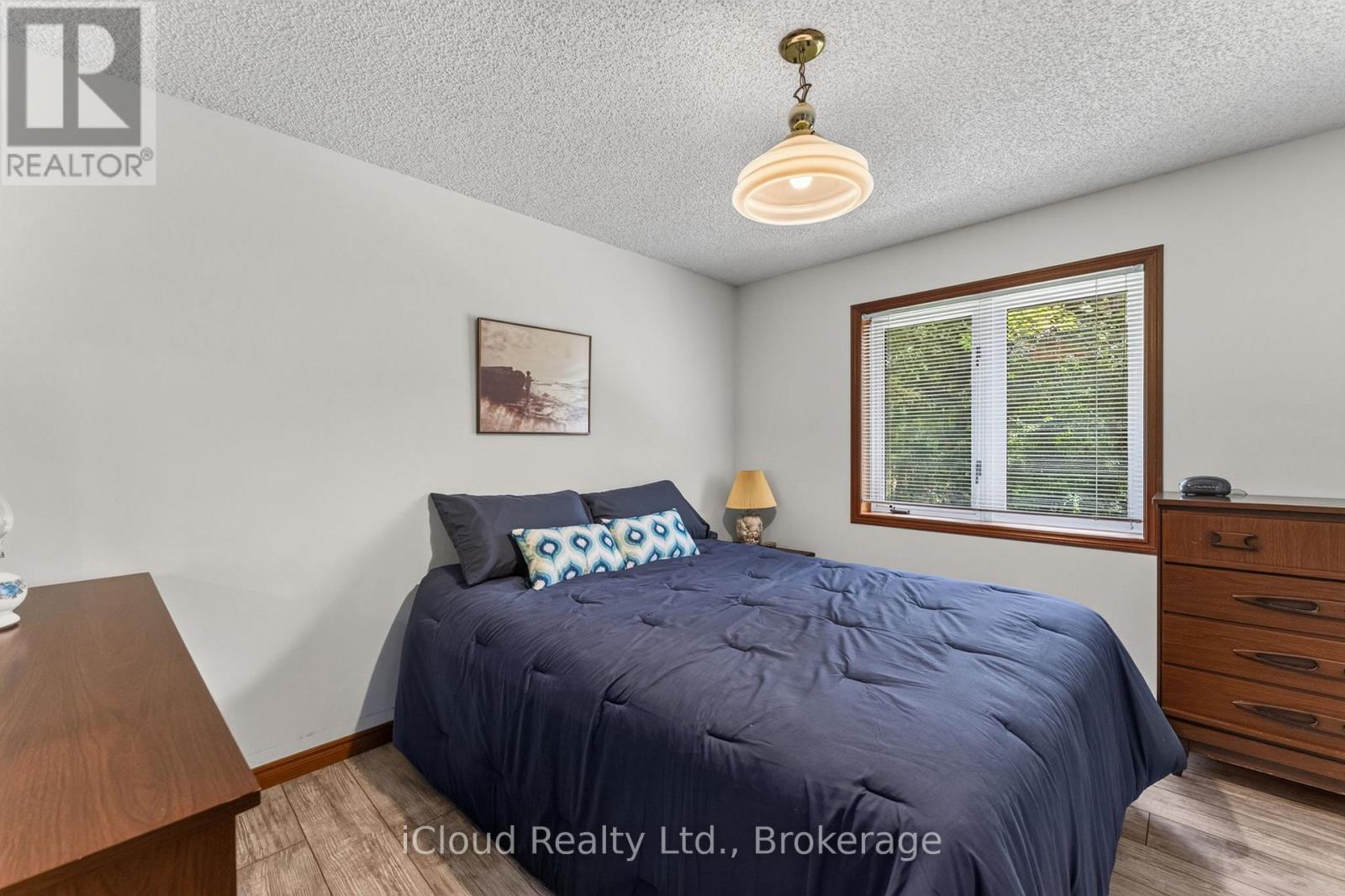 20 MACTAVESH CRESCENT - 18
