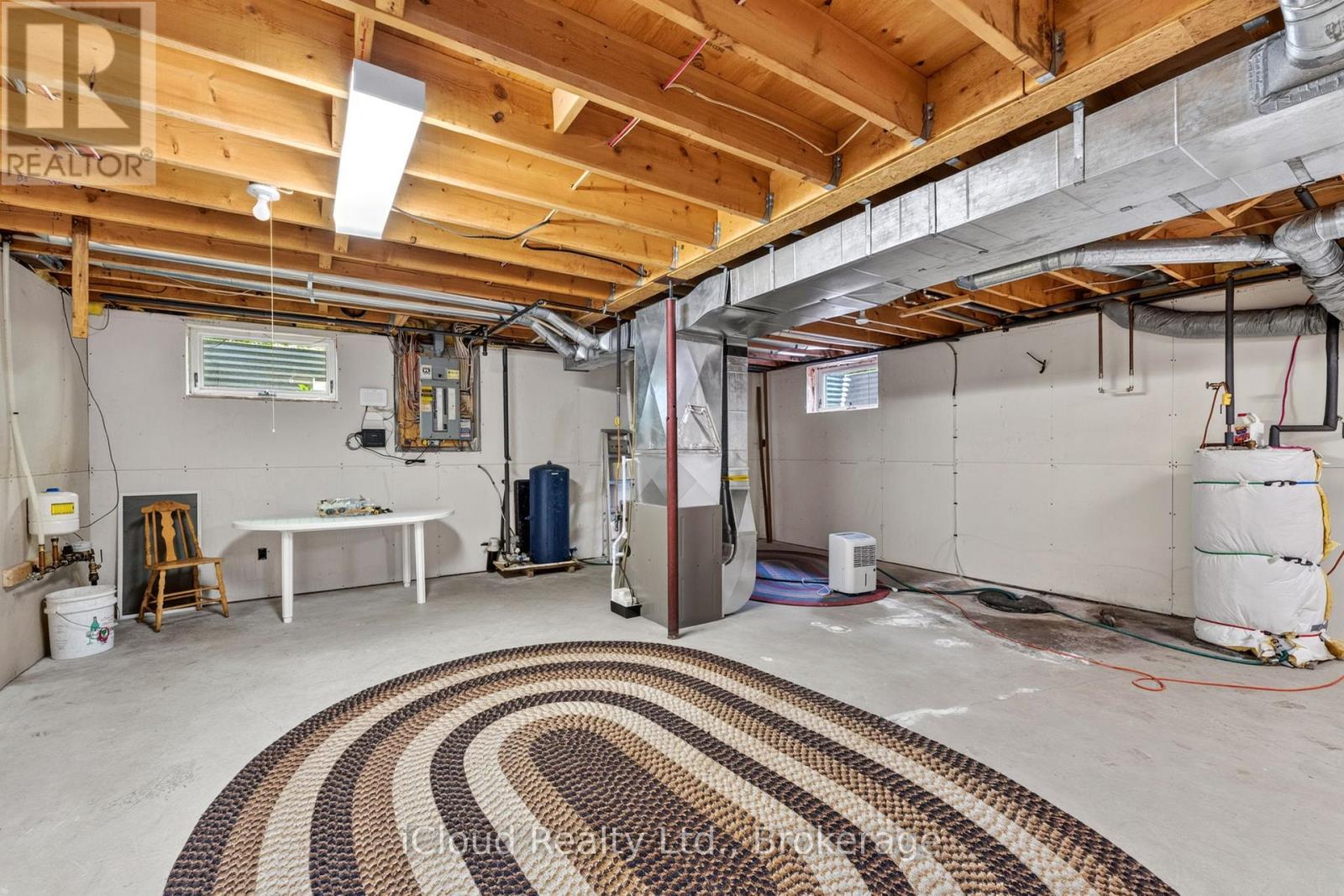 20 MACTAVESH CRESCENT - 22