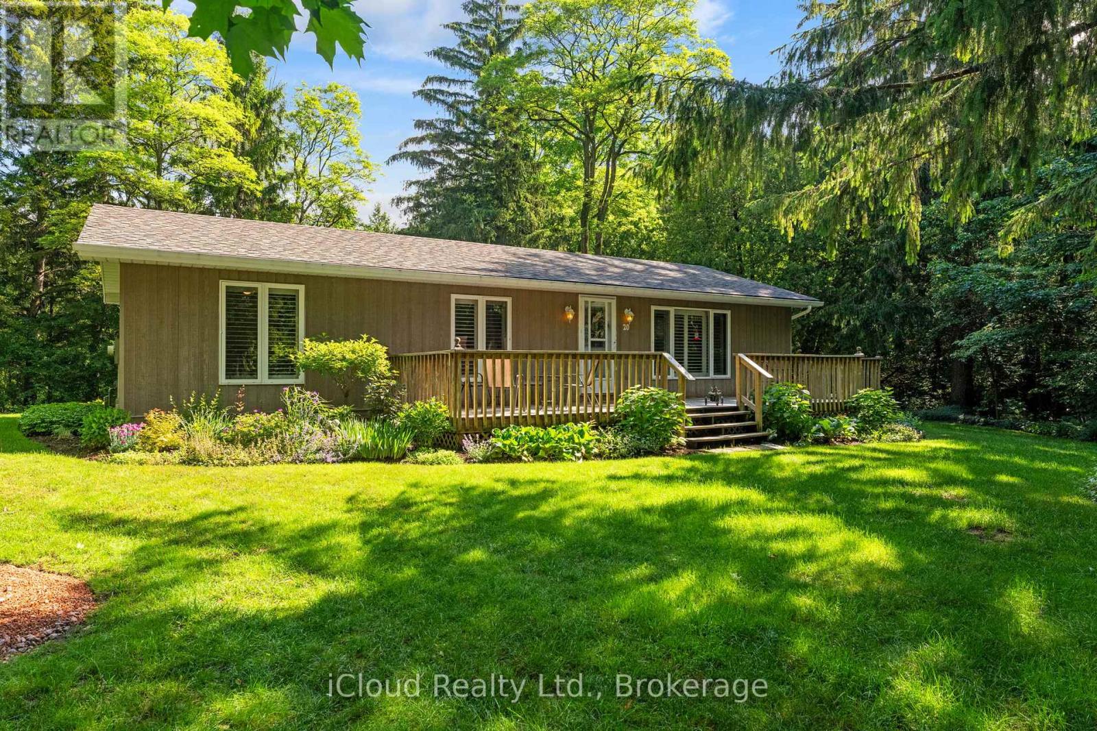 20 MACTAVESH CRESCENT - 1