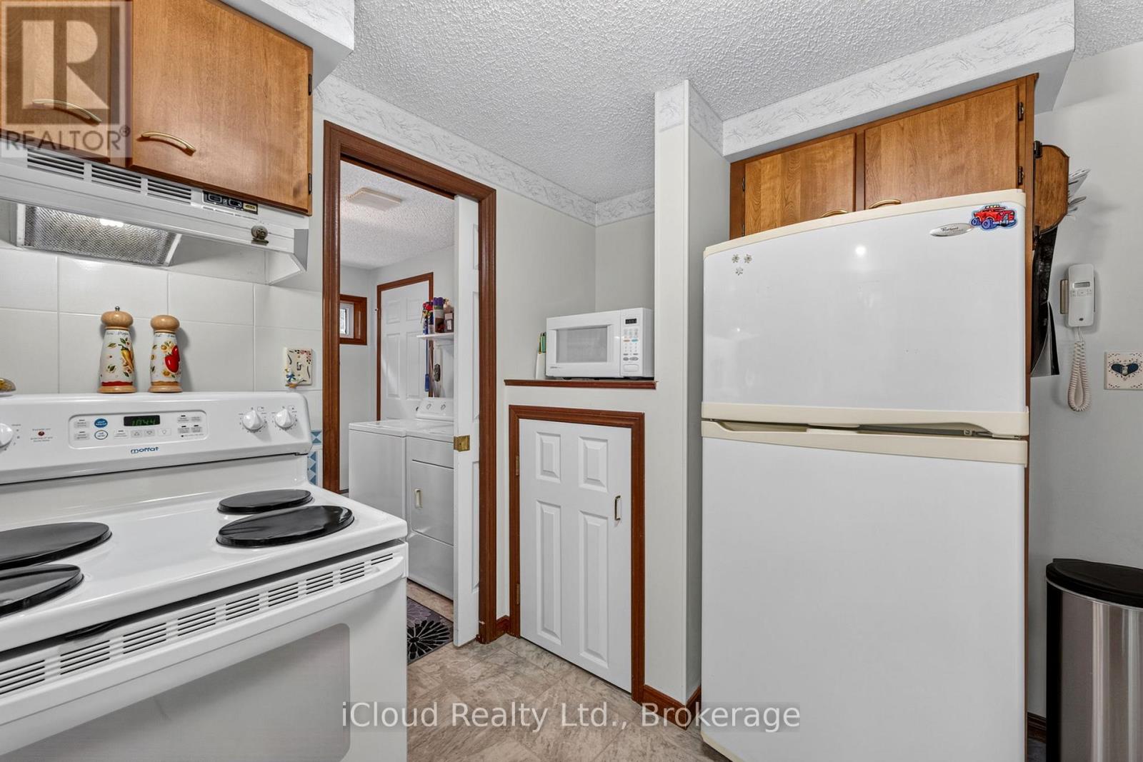 20 MACTAVESH CRESCENT - 11