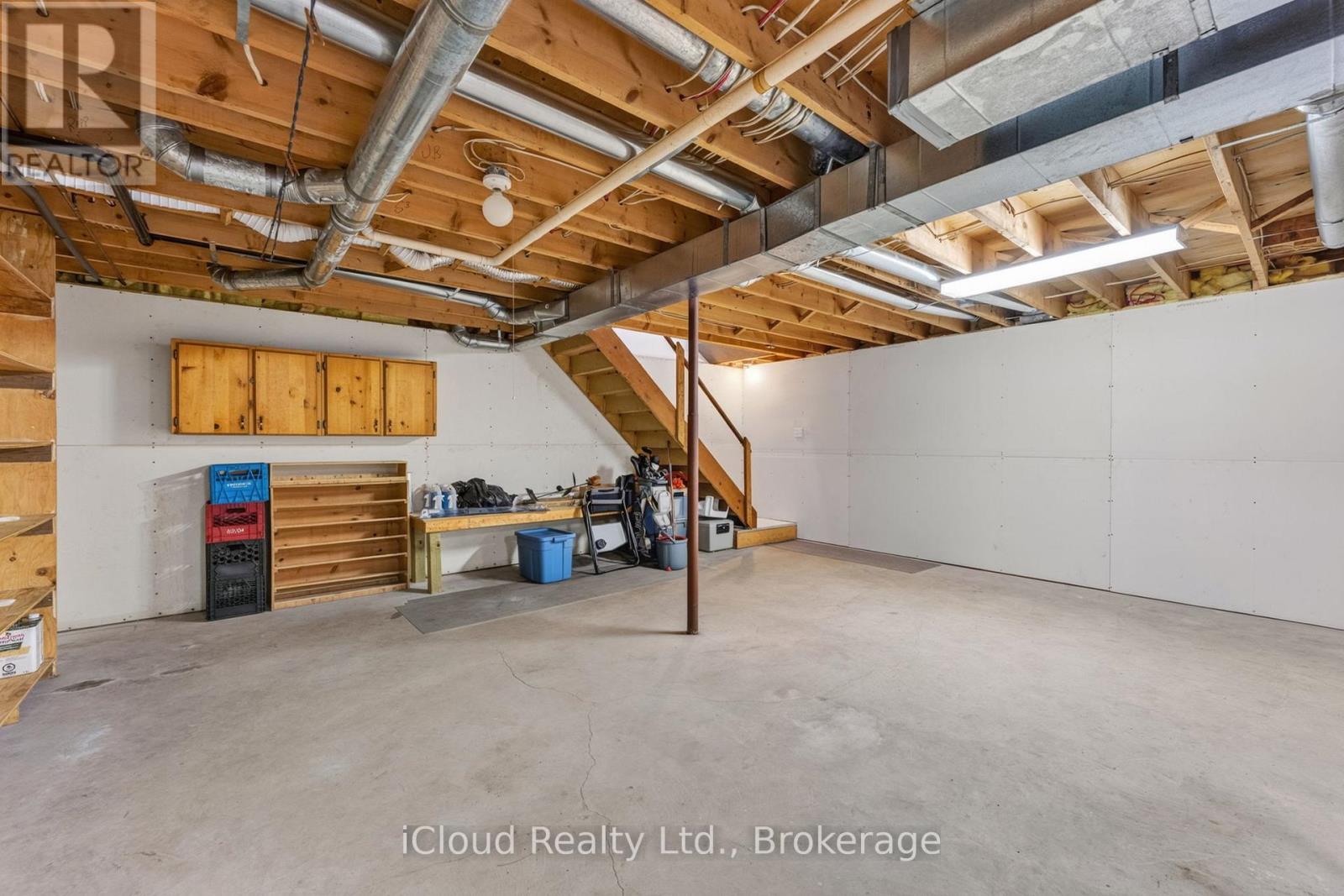 20 MACTAVESH CRESCENT - 24