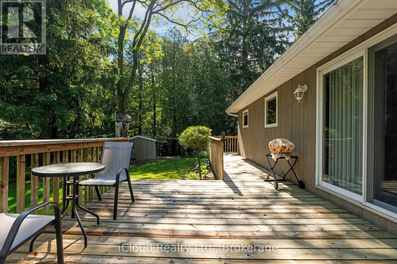 20 MACTAVESH CRESCENT - 27