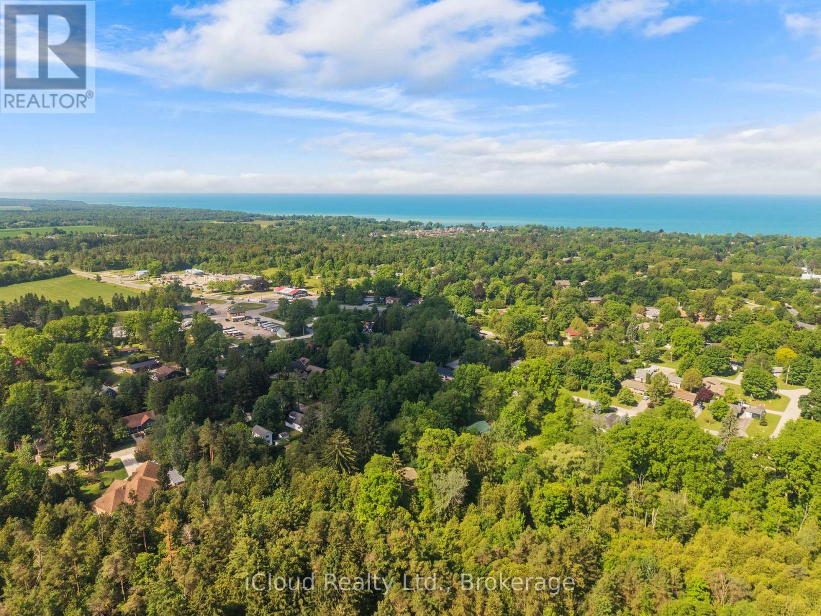 20 MACTAVESH CRESCENT - 40