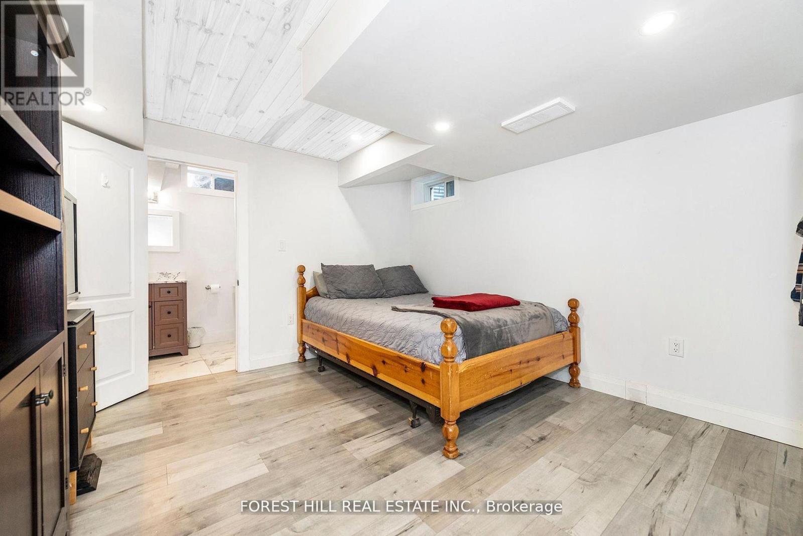 488 LINDEN DRIVE - 30