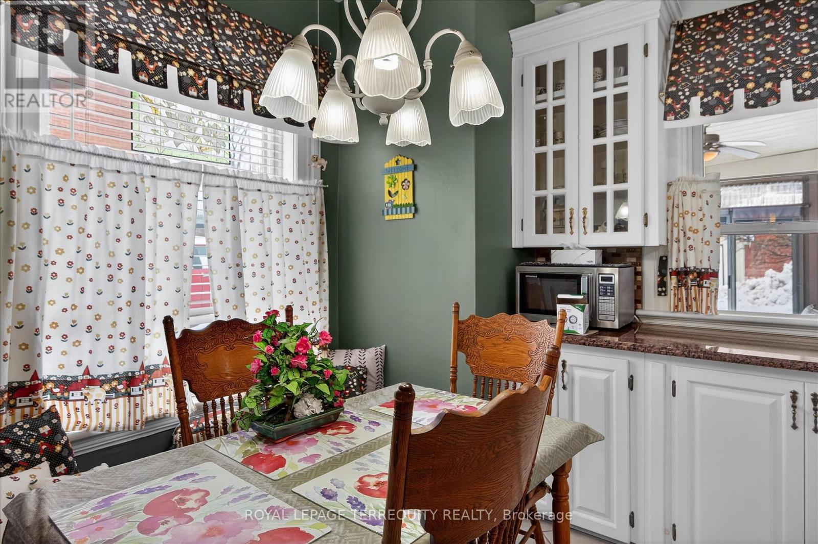 16 BOOTH STREET S - 11