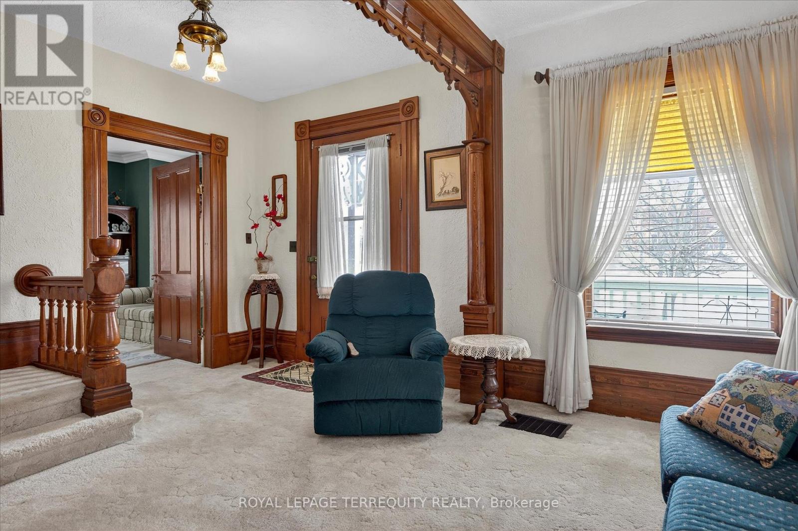 16 BOOTH STREET S - 25
