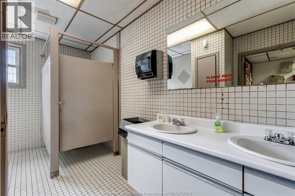 2330-2334 McDougall - 15
