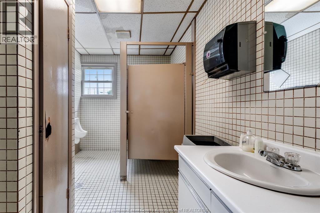 2330-2334 McDougall - 16