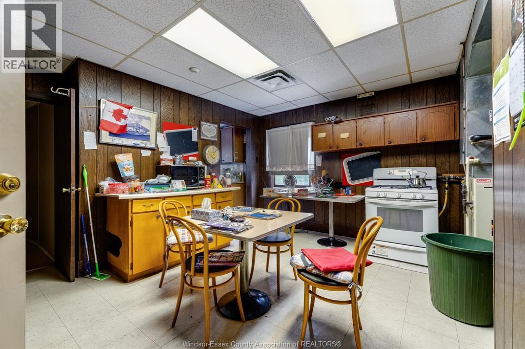 2330-2334 McDougall - 17