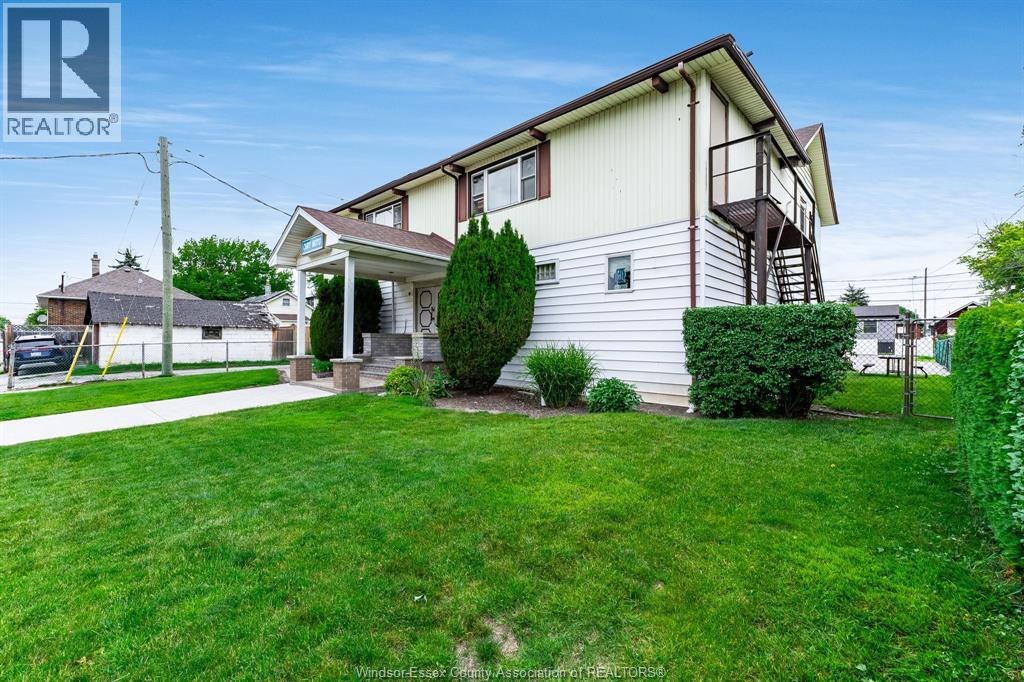 2330-2334 McDougall - 37