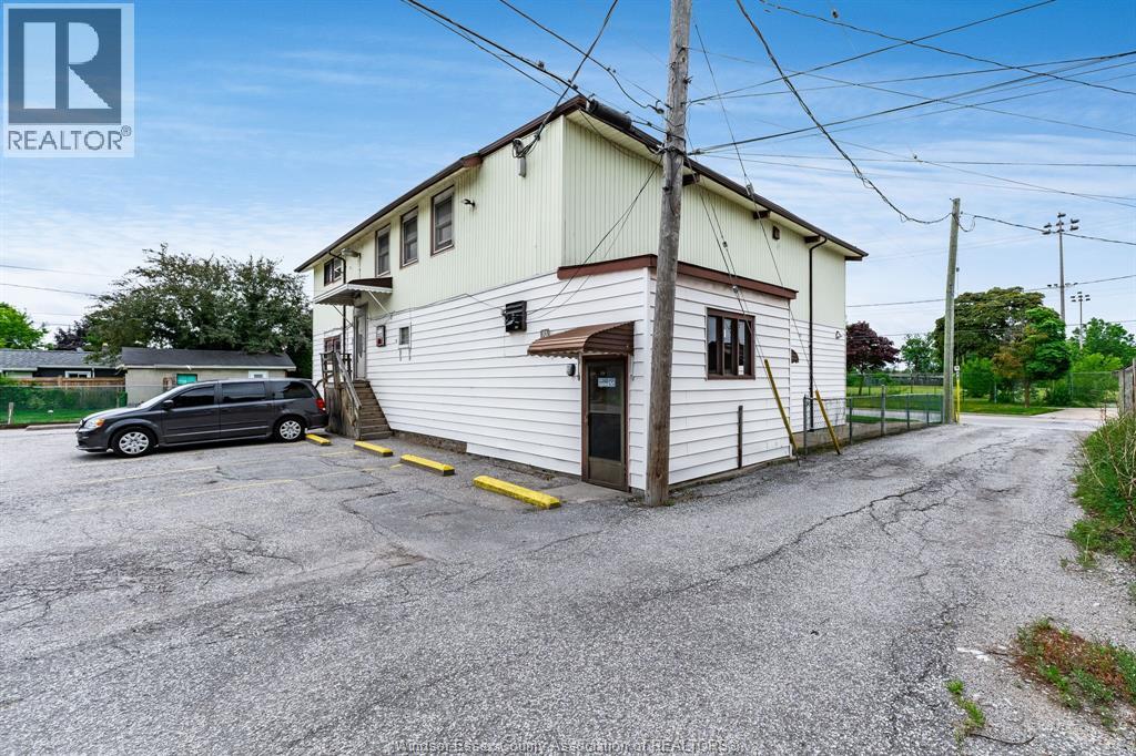 2330-2334 McDougall - 40
