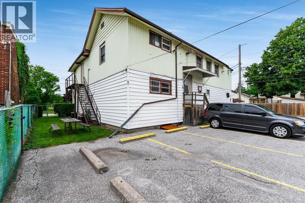2330-2334 McDougall - 42