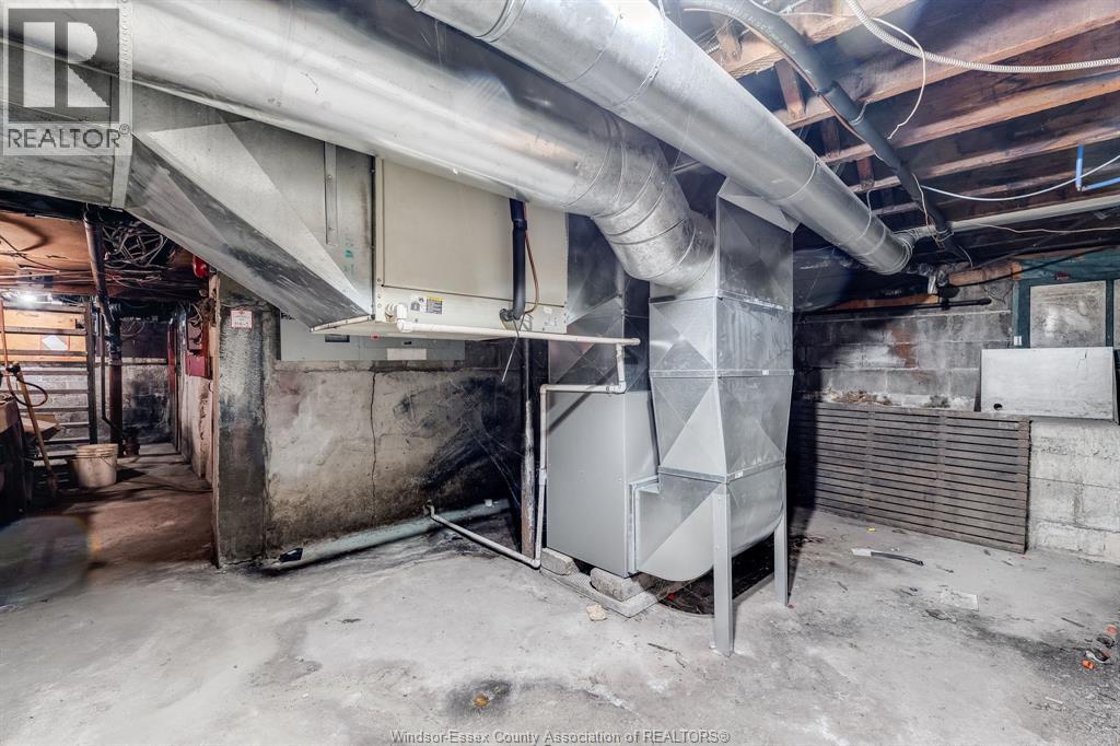 2330-2334 McDougall - 48