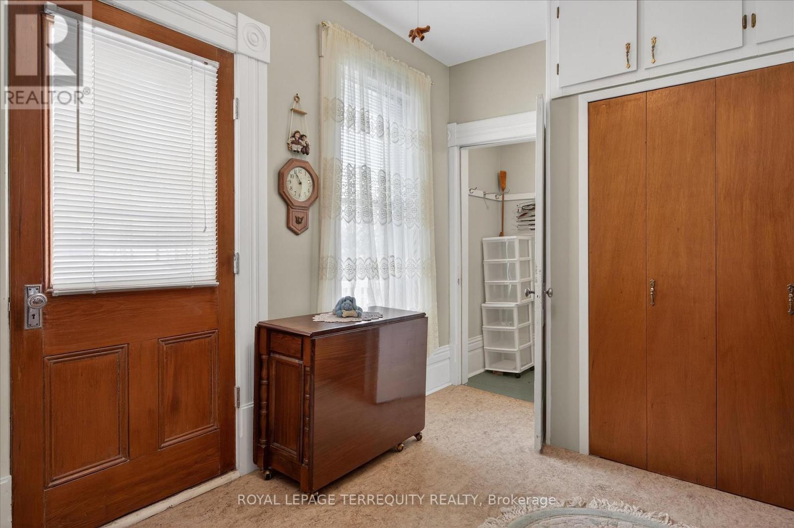 16 BOOTH STREET S - 40