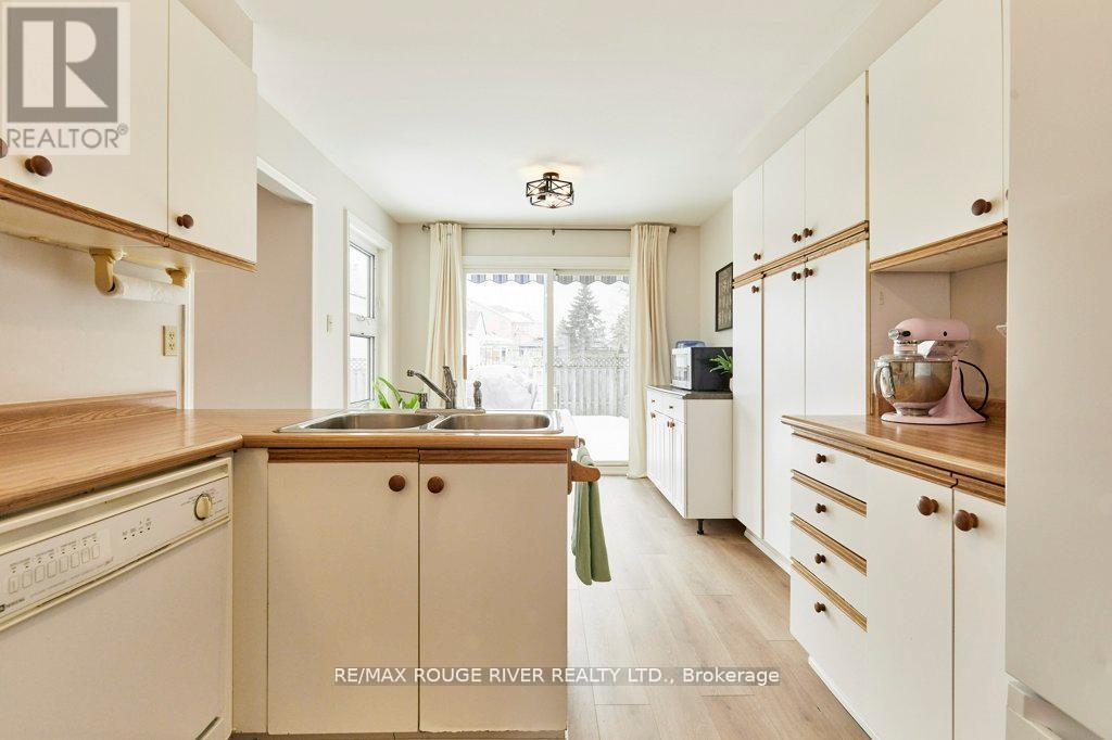34 CEDAR COURT - 12