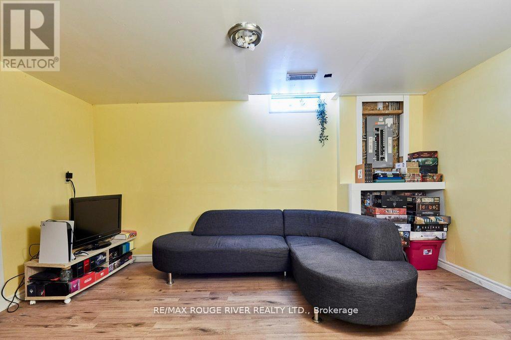 34 CEDAR COURT - 24