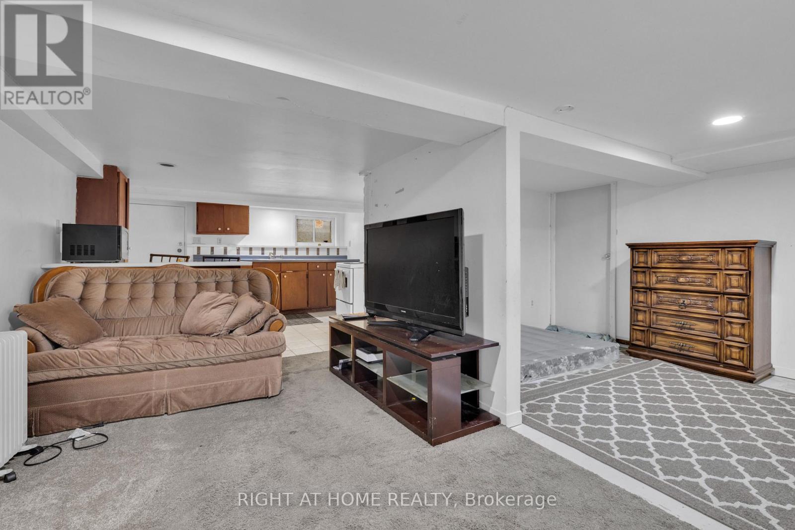 530-532 CAMPBELL AVENUE - 19