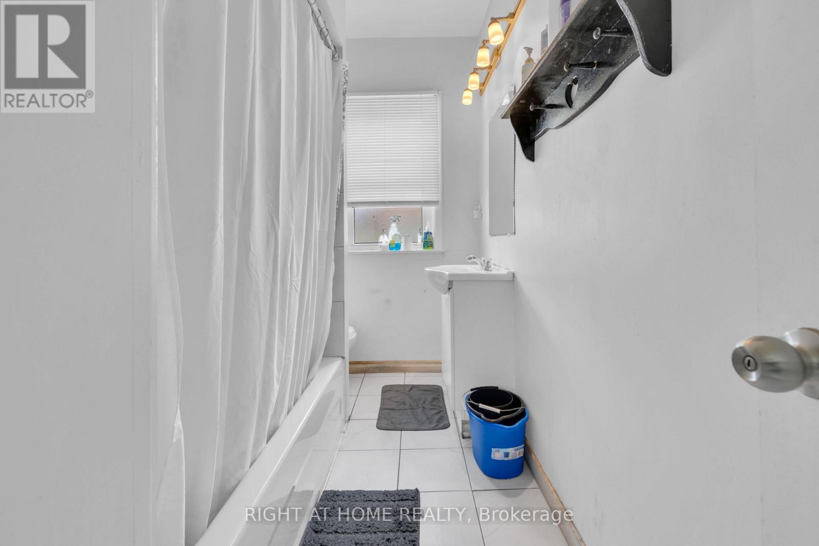3497 PETER STREET - 6