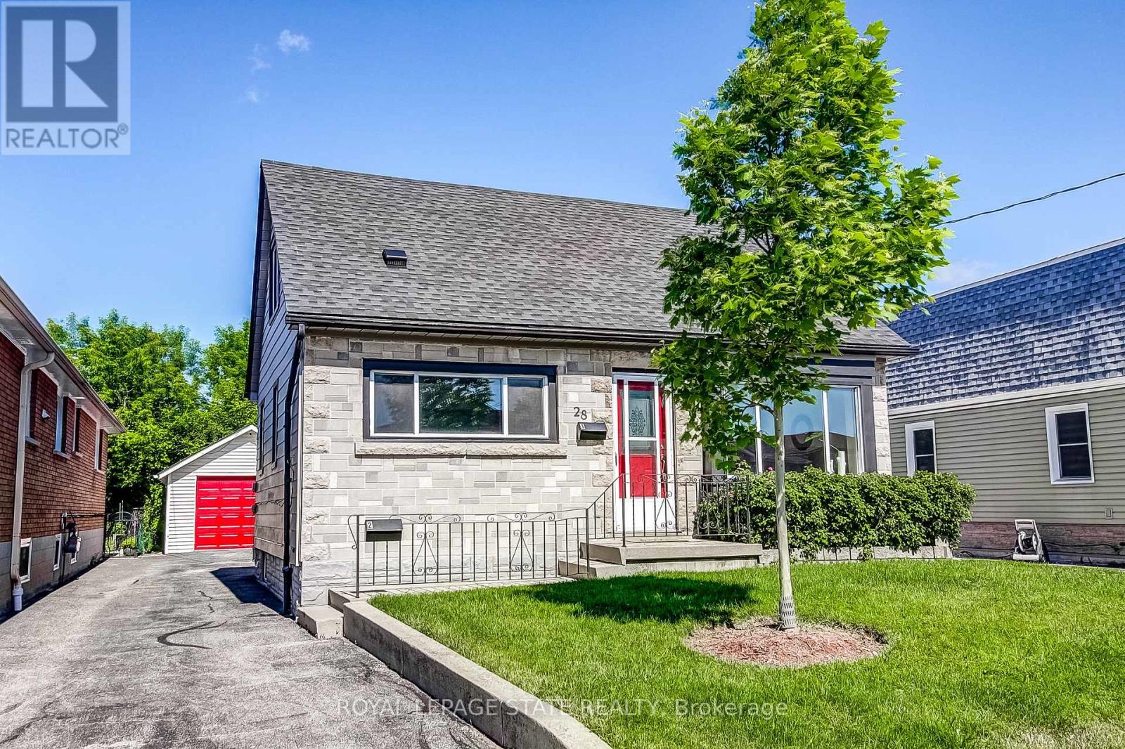 28 DELENA AVENUE S - 1
