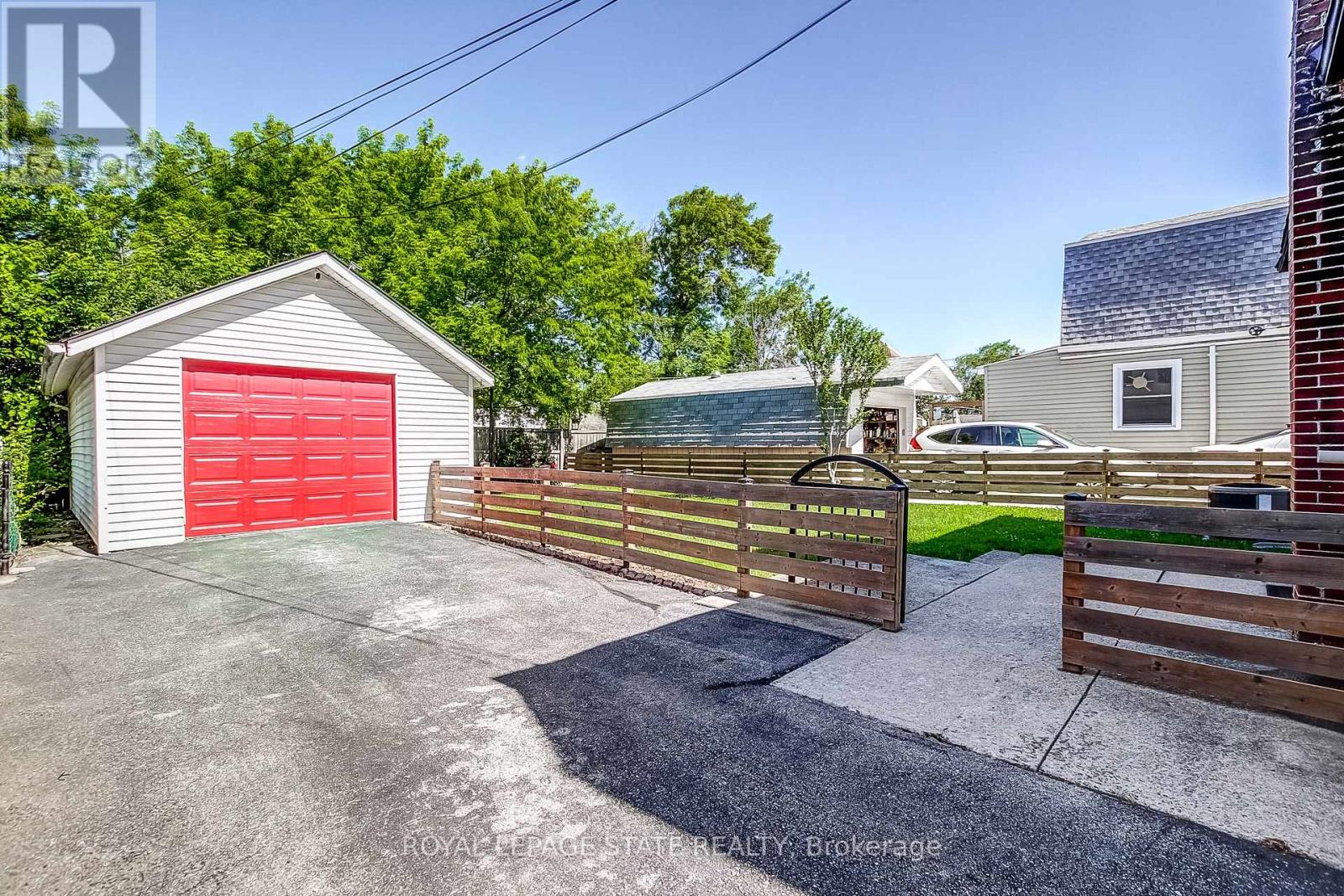 28 DELENA AVENUE S - 20