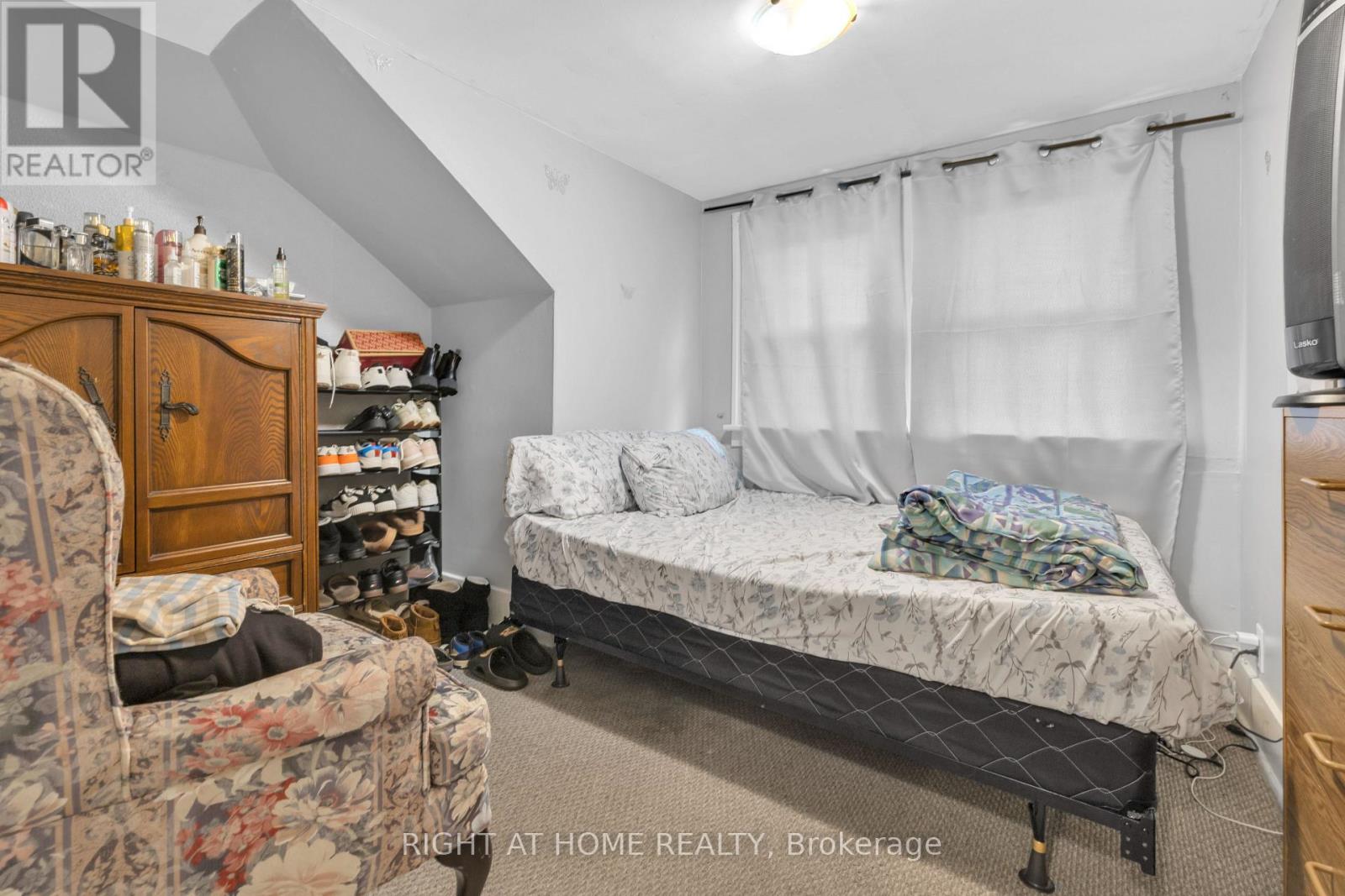 530-532 CAMPBELL AVENUE - 27