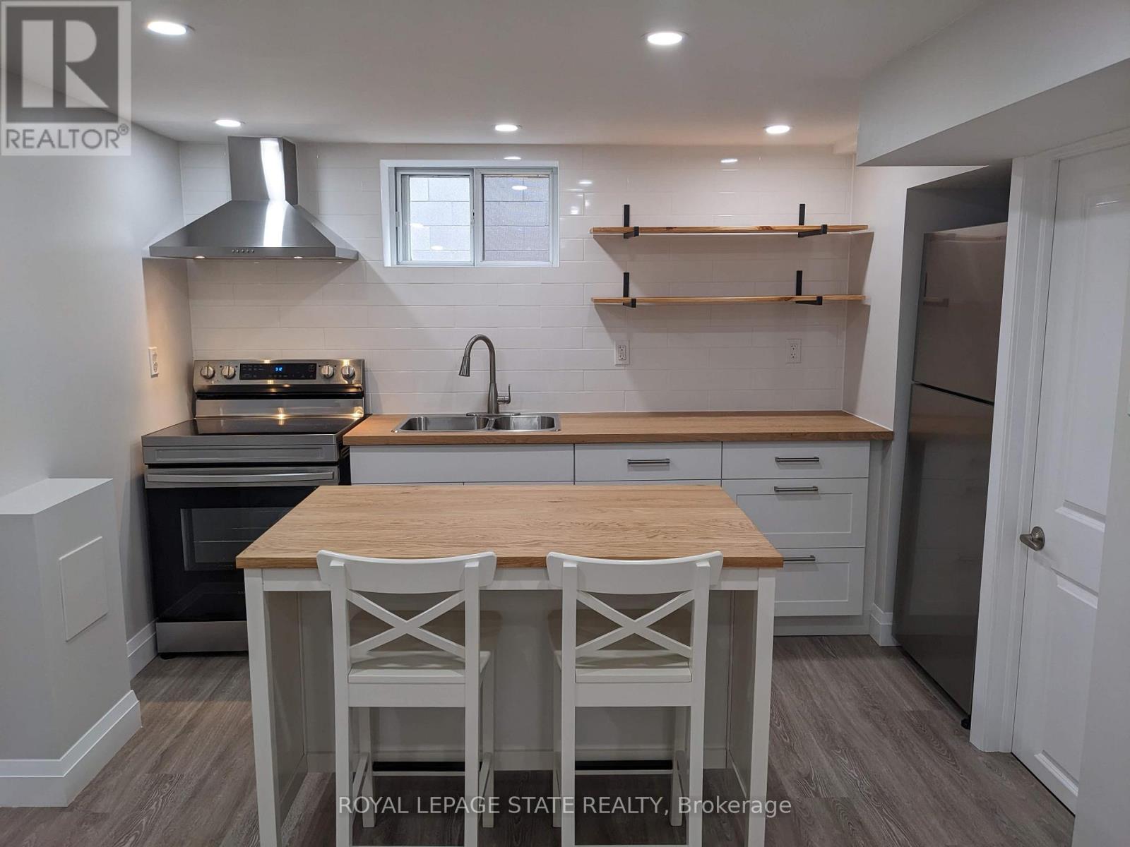 28 DELENA AVENUE S - 25