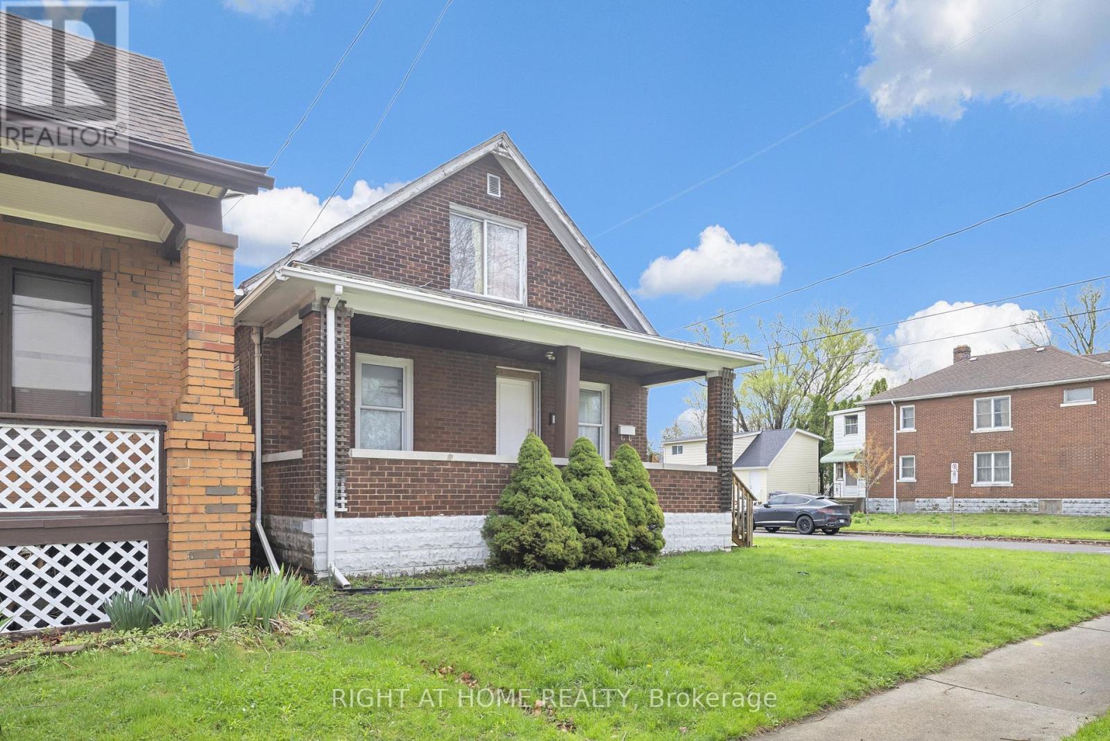 3497 PETER STREET - 3