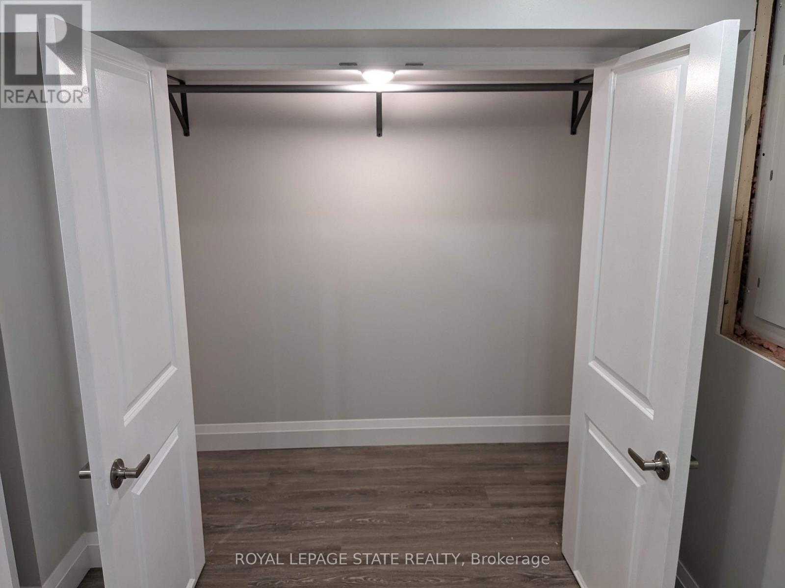 28 DELENA AVENUE S - 29
