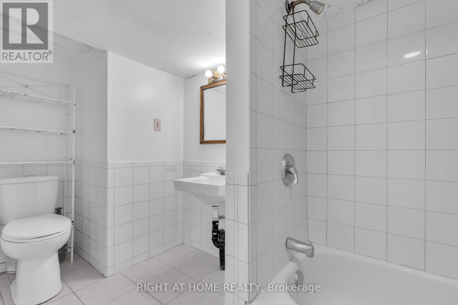 530-532 CAMPBELL AVENUE - 18