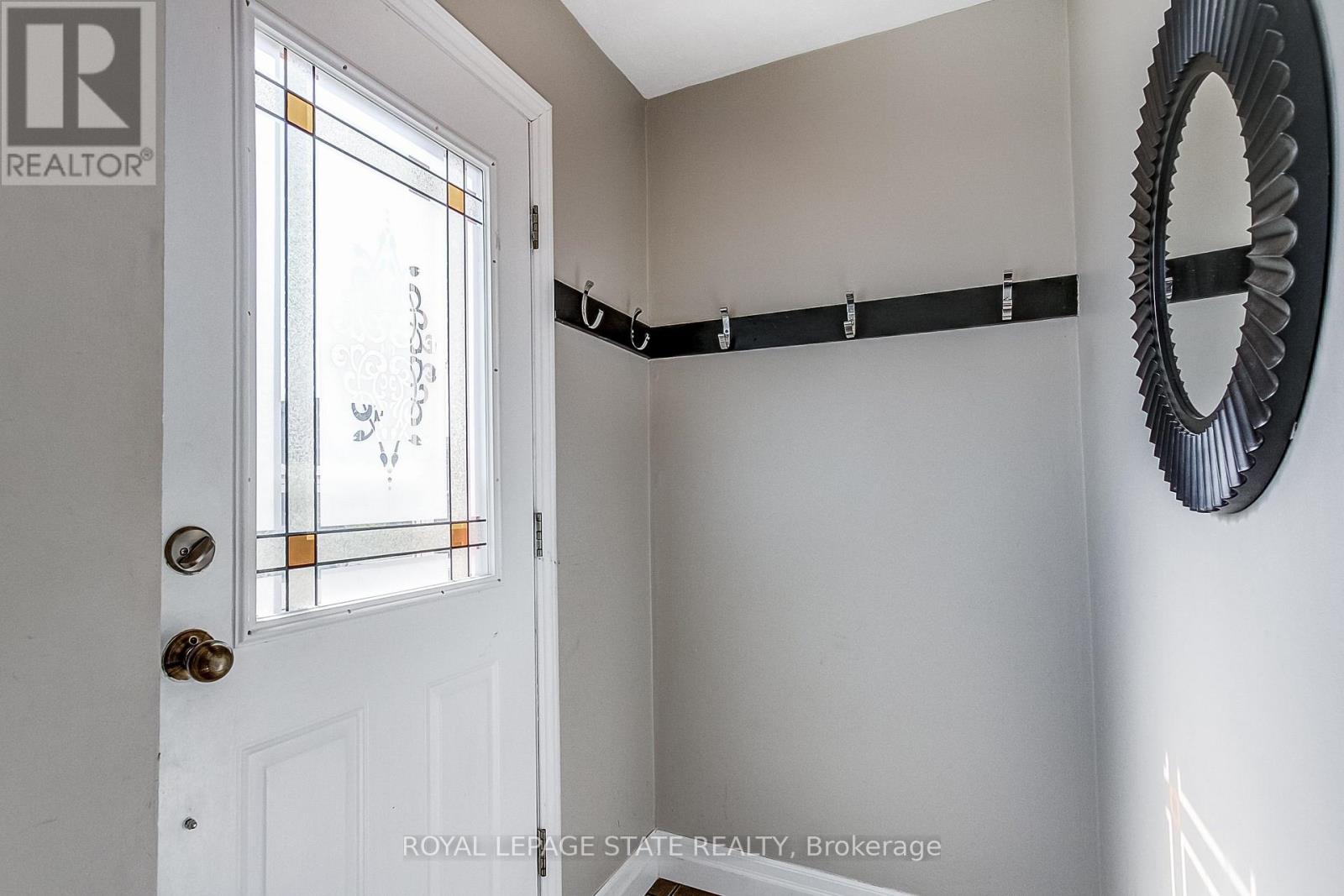 28 DELENA AVENUE S - 4
