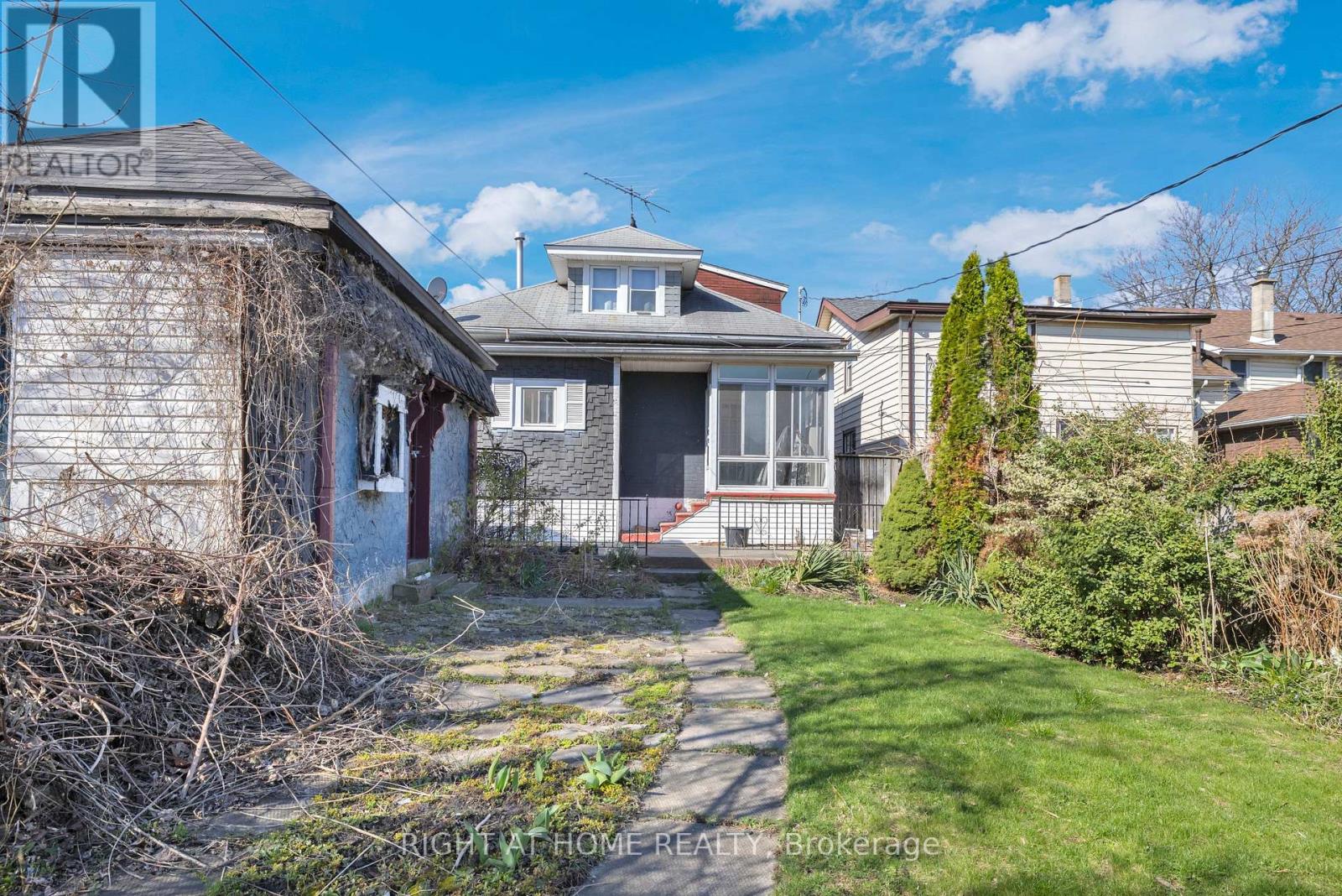 530-532 CAMPBELL AVENUE - 29