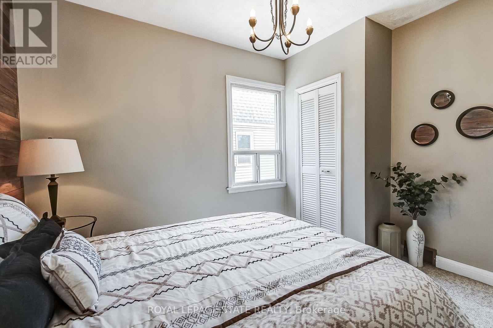 28 DELENA AVENUE S - 12