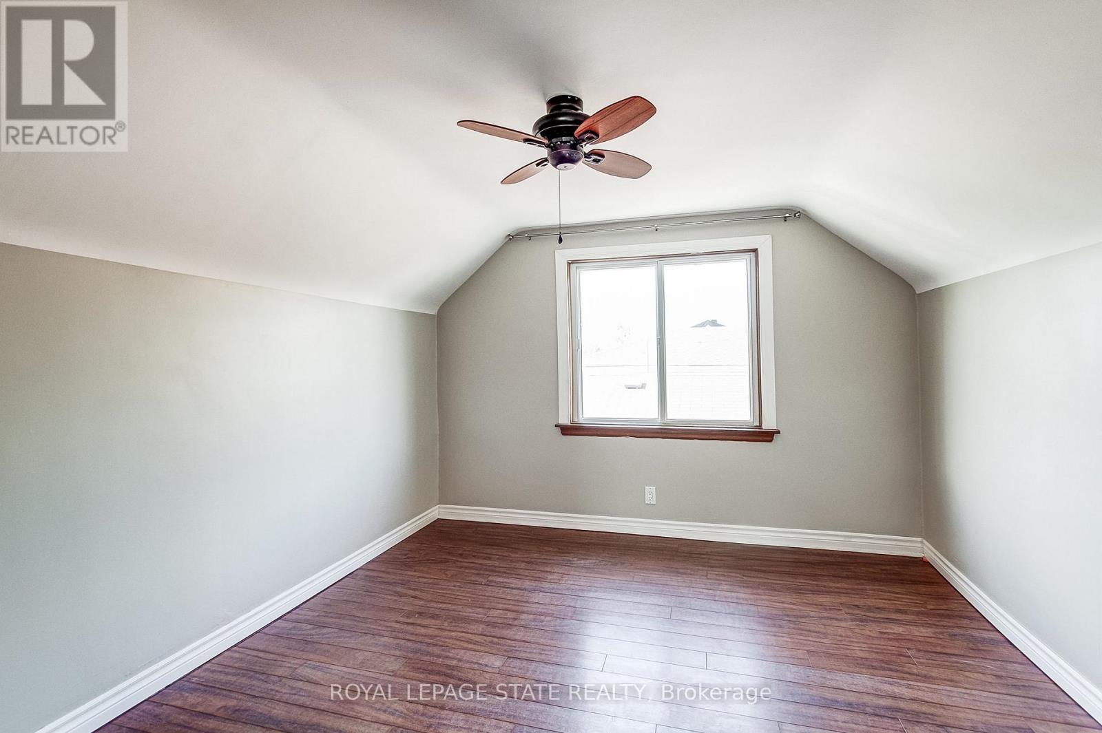 28 DELENA AVENUE S - 16