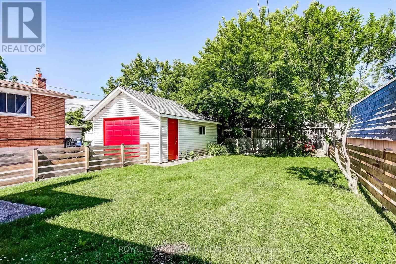 28 DELENA AVENUE S - 21