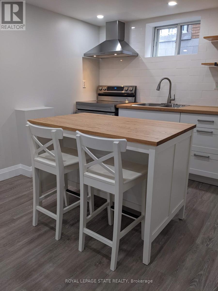 28 DELENA AVENUE S - 26