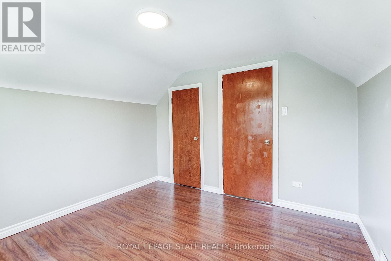 28 DELENA AVENUE S - 19